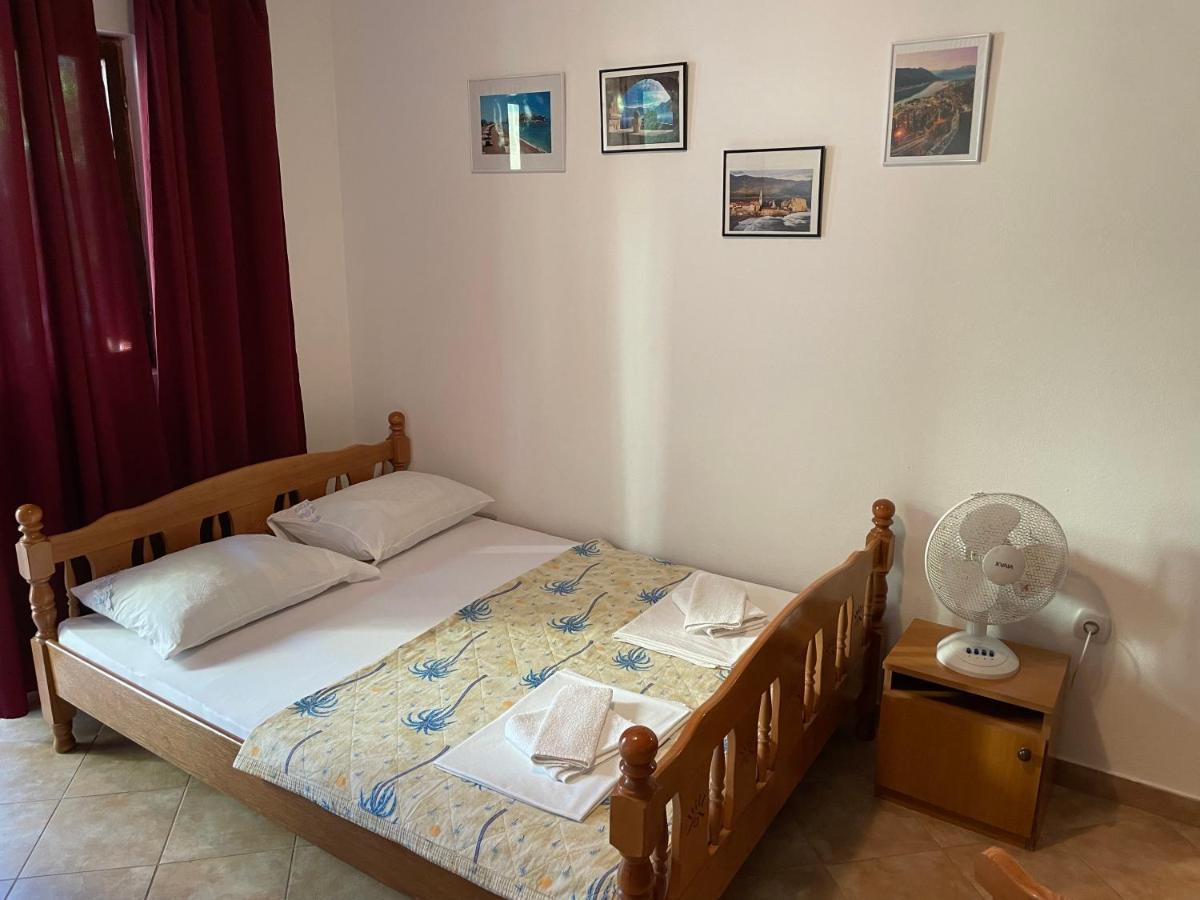 Apartmani Ivana ティヴァト エクステリア 写真