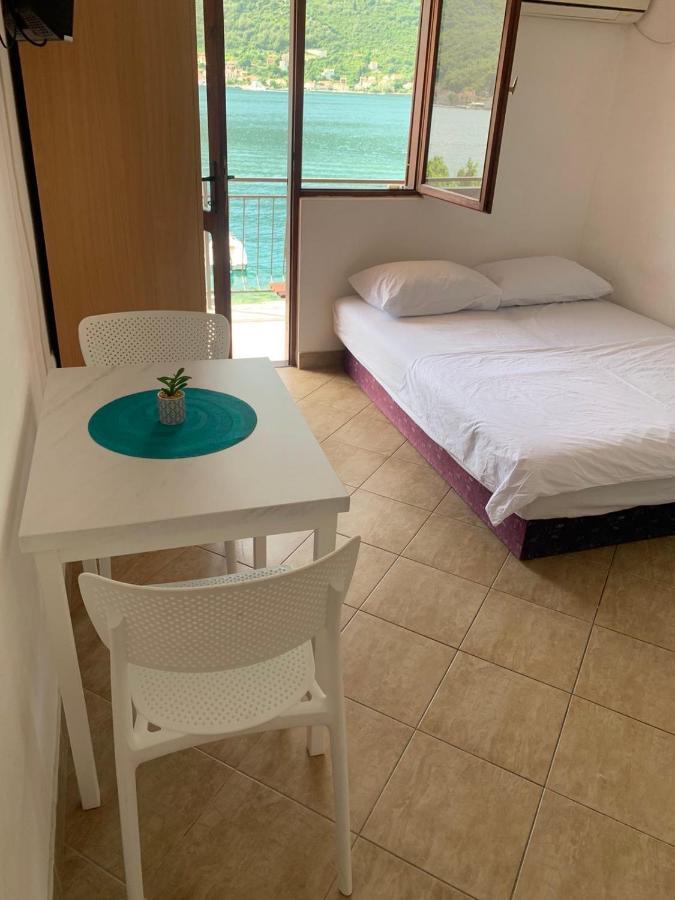 Apartmani Ivana ティヴァト エクステリア 写真