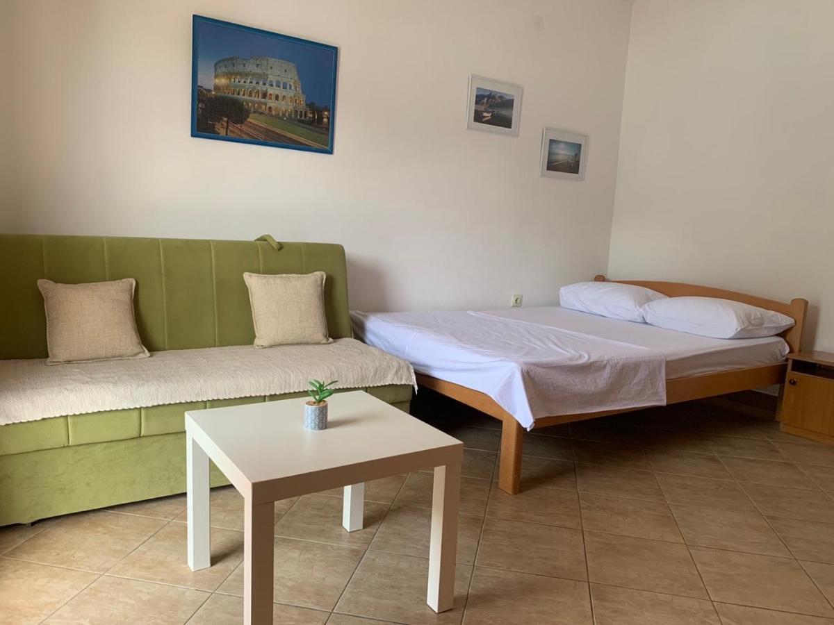 Apartmani Ivana ティヴァト エクステリア 写真