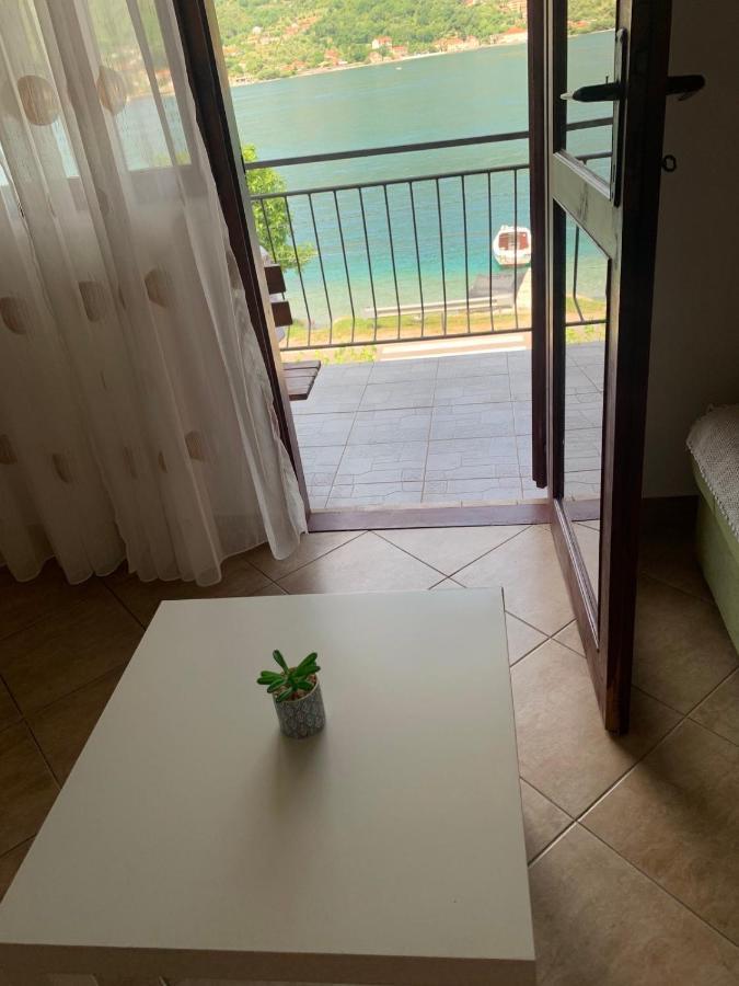 Apartmani Ivana ティヴァト エクステリア 写真