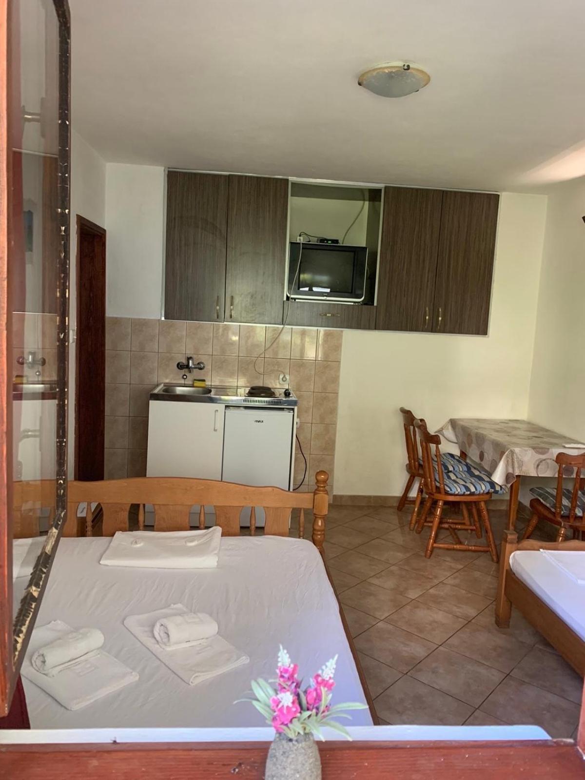 Apartmani Ivana ティヴァト エクステリア 写真