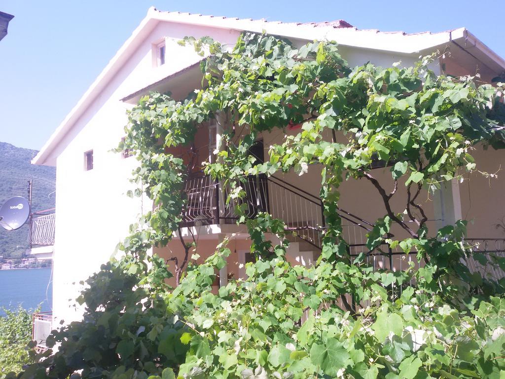 Apartmani Ivana ティヴァト エクステリア 写真